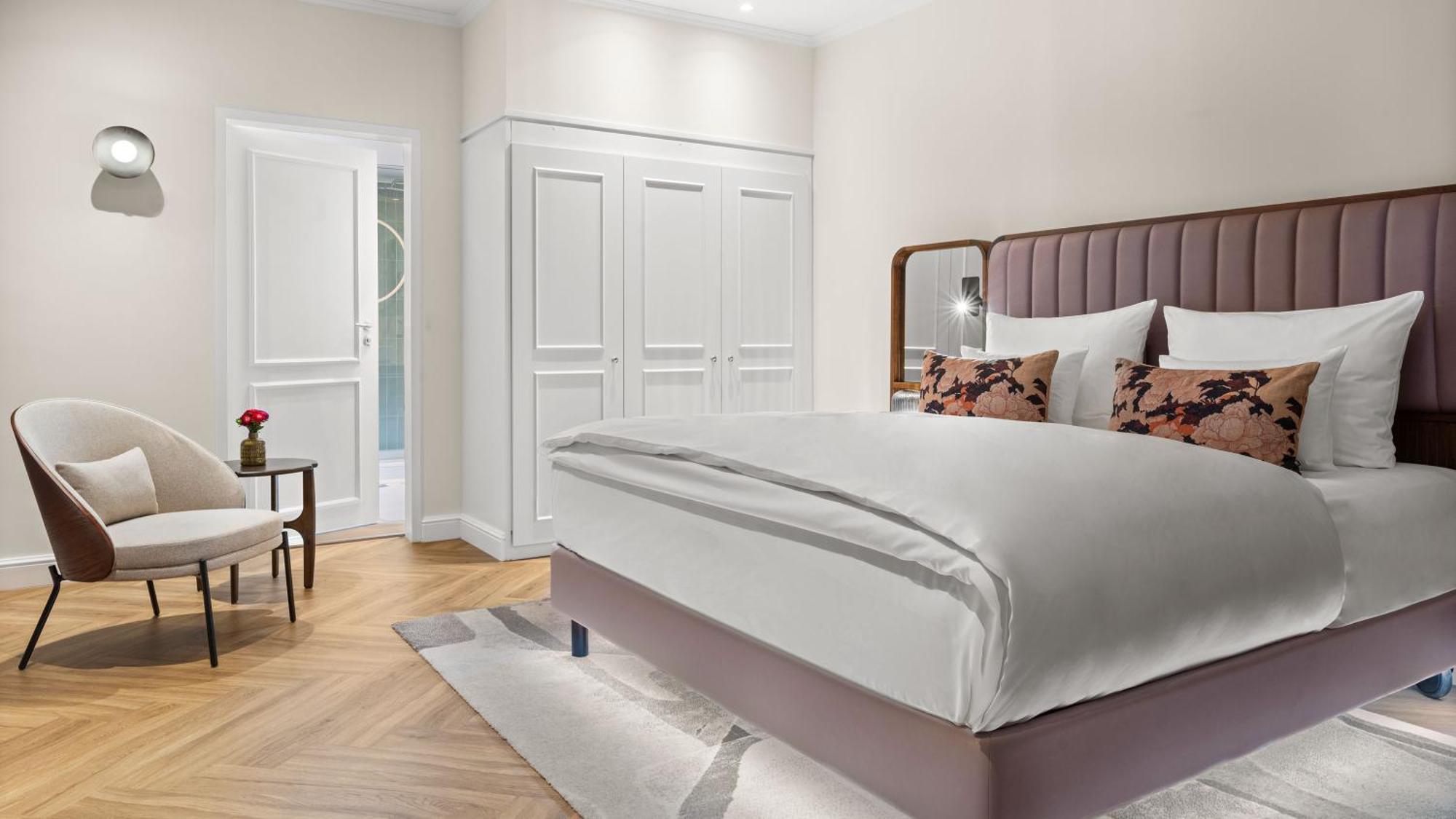 فندق بريستول برلين المظهر الخارجي الصورة A bedroom at the hotel